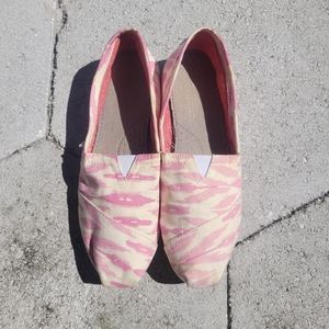 TOMS shoes